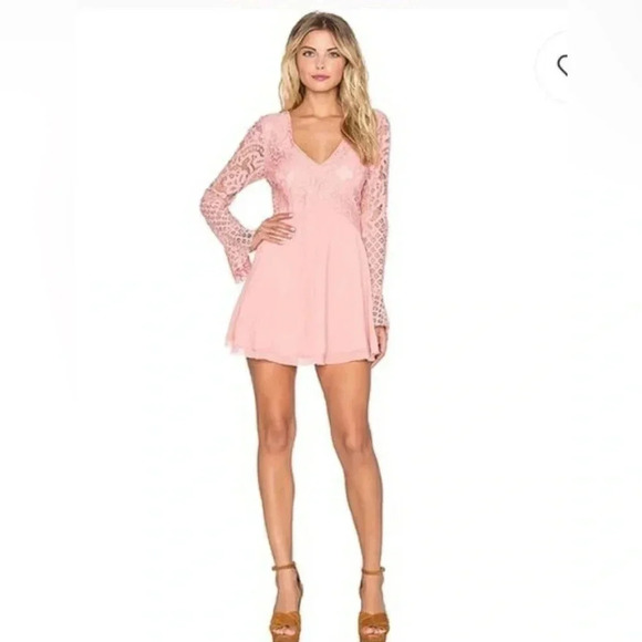 Tularosa Dresses & Skirts - TULAROSA Pink Lace Long Sleeve Dress Size Large | Bell Sleeve